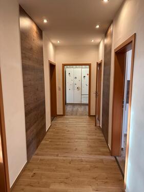 Foto - Top saniert Dreiraumwohnung - 450,00 EUR Kaltmiete, ca.  75,00 m²