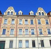 Gemütliche 2-Zimmer-Wohnung mit Balkon zur Hofseite, Laminatboden, separater Küche und Badewanne - Meißen