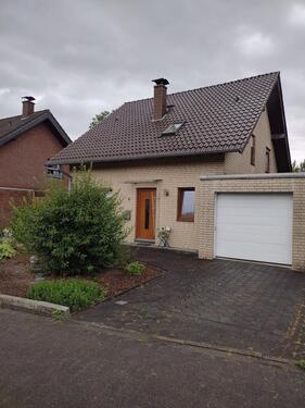 Foto - Einfamilienhaus mit Garage und Stellplatz in Paderborn-Elsen