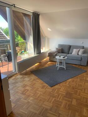 Foto - möbliertes Zimmer in EFH mit Balkon und Bad