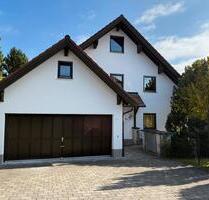 Geräumige und gehobene 4-Zimmer Wohnung mit Terasse und Garten - Neusäß