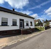 Doppelhaushäfte mit großem Potenzial in ruhiger Nebenstraße - Nonnweiler
