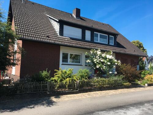 Foto - Zweifamilienhaus grundsolide, top gepflegt, wunderschöner Garten
