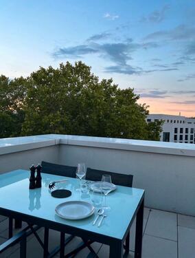 Foto - Zwischenmiete: stilvolle 2-Zi. Penthauswohnung mit großem Balkon