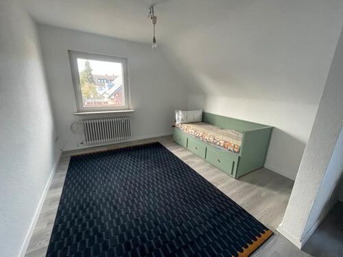 Foto - 85 qtr mtr. Wohnung im Haus. Unterrath