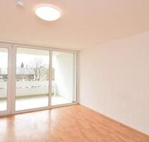 Helle 3-Zimmer Wohnung 70 m2 München Unterhaching mit Balkon Erstbezug nach Vollrenovierung