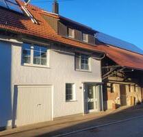 Haus mit ELW, Stall für Pferde-Tierhaltung, Weide, Garten - Aspach