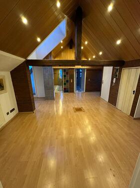 Foto - Charmante Dachgeschosswohnung mit süßer Terrasse und EBK