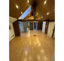 Charmante Dachgeschosswohnung mit süßer Terrasse und EBK - Hannover Herrenhausen-Stöcken