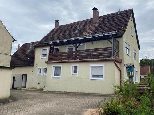 Foto - Landwirtschaftliches Anwesen mit Bauernhaus