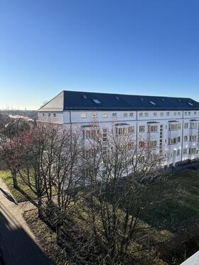 Foto - 2 Rau-Wohnung mit Einbauküche, Balkon und schönem Tageslichtbad!