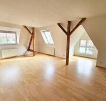 ** Schicke 2-Zimmer-Dachgeschosswohnung mit großer ECKBADEWANNE in Leipzig **