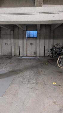 Foto - Garagenparkplatz direkt an der Therese-Giehse-Allee U5