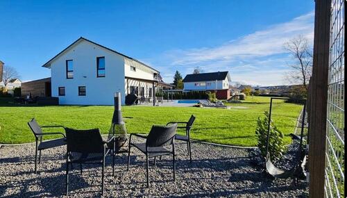 Foto - Exklusives Einfamilienhaus: Modernes Wohnen in traumhafter Lage