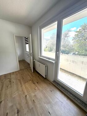 Foto - Tolle Singlewohnung im EG mit Balkon + Dusche + Küche