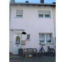 Reihenmittelhaus zentral und trotzdem schön gelegen - Bad Homburg vor der Höhe Gonzenheim