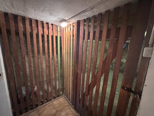 Foto - Trockenes Kellerabteil Lagerraum Kellerraum im Erdgeschoss