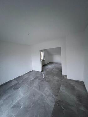 Foto - 3ZKB + Stellplatz + Keller - 1.100,00&nbsp;EUR Kaltmiete, ca.&nbsp; 75,00&nbsp;m&sup2;