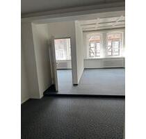 Schöne, ruhige, sonnige, zentrale 2 ½ Zimmer Wohnung. Peine City