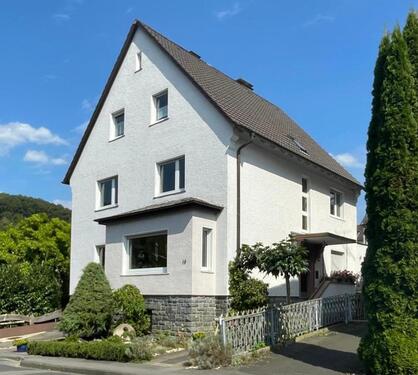 Foto - DG-Wohnung, bezugsfertig, auf Wunsch teilmöbliert, ruhig stadtnah