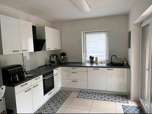 Foto - 3 Zimmer Dachwohnung - 900,00&nbsp;EUR Kaltmiete, ca.&nbsp; 90,00&nbsp;m&sup2;