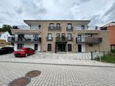 Foto - Neubaukomfort im Erdgeschoss: 4 Zimmer, 2 Balkone & Stellplatz