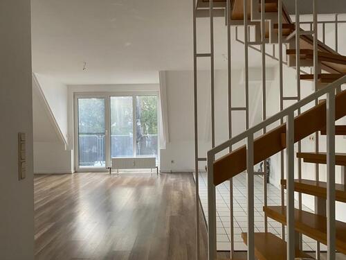 Foto - Teilsanierte 3-Zimmer-Maisonette-Wohnung mit offener Küche