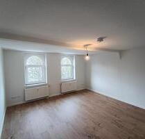 Kernsaniertes Dachgeschoss mit Spitzboden – 3 Zimmer, ca. 74 m² - Reichenbach im Vogtland