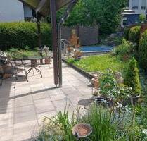Stilvolle 4,5-Zimmer-Wohnung mit Kamin, Garten, Pool & Garage - Backnang