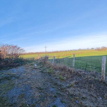 Foto - Ruhige 4-Zimmer-Wohnung (116 m²) mit Garten, 2 Min zum Kanal