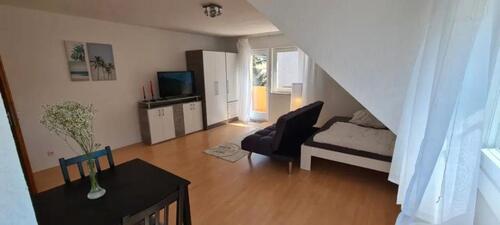 Foto - Helle, möblierte Wohnung mit idealer Anbindung (S-Bahn, U-Bahn, E