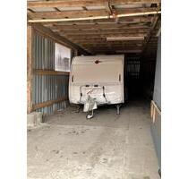 Überdachter großer Stellplatz für Wohnwagen oder Wohnmobil - Neuberend