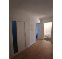 Schöne 2-Zimmer-Wohnung im 3. OG mit Balkon & Kellerraum - Pirmasens