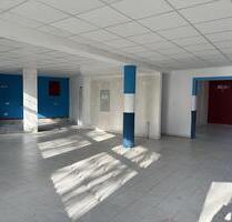 Flexibel nutzbar: 110 m² LadenlokalBüroPraxis in Essen Südostviertel – mit neue Fenstern!