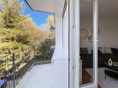 Foto - Moderne 4 Zimmer-Wohnung mit Balkon und Garage.