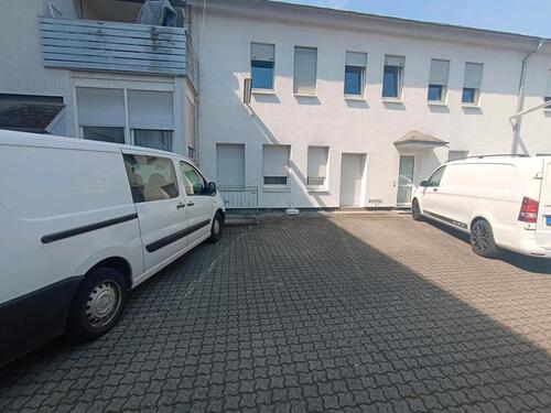 Foto - Privater Stellplatz im Hinterhof – Ab sofort
