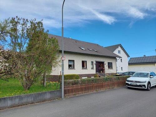 Foto - 2-Familienhaus in Großenlüder OT Bimbach von privat zu verkaufen