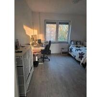 Helles Zimmer in WG – Wohnung mit 2 Zimmern und Wohnzimmer - Emden Tholenswehr