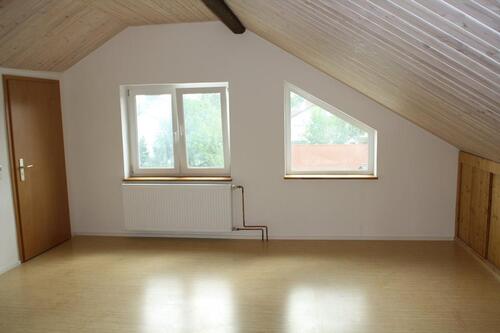 Foto - 3 Zimmer Dachgeschoßwohnung zur Miete in Germaringen