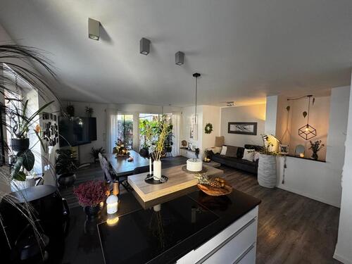 Foto - Erdgeschosswohnung mit Garten, Terrasse u. Tiefgaragenstellplatz