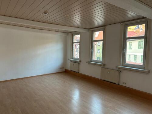 Foto - Zentral wohnen mit Altbaucharme – 5-Raum-Wohnung