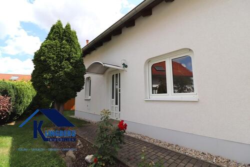 Foto - 3-Raum-Wohnung im Erdgeschoß - Gartenmitbenutzung und PKW-Stellplätzen zu vermieten - 360° Tour!