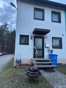 Foto - Reihenhaus zum Vermieten - 850,00 EUR Kaltmiete,