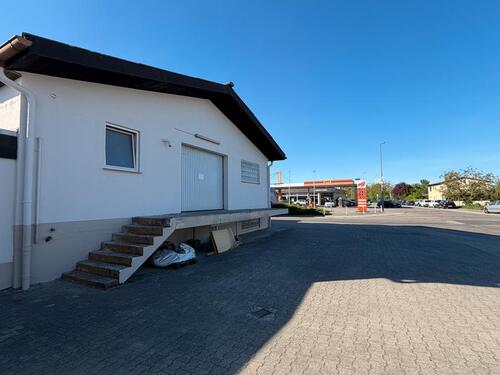 Foto - Lagerhalle über 2 Etagen mit 3 Tore