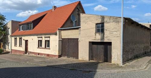 Foto - Einfamilienhaus mit Nebengelass und kleiner Werkhalle