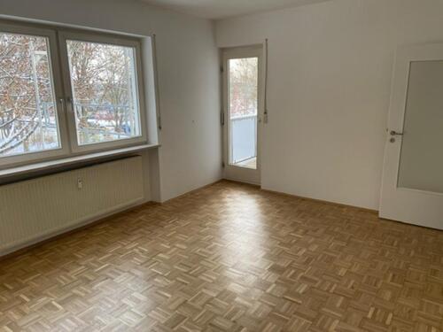 Foto - Schöne 2 Zimmer Wohnung mit Balkon in Rgbg.Ost zu vermieten