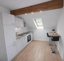 Kernsanierte 2,5-Zi-W mit neuem Bad + EBK + Balkon und Garage in Löwenstein