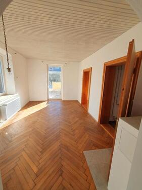 Foto - Helle 2 Zi-Wohnung mit Küche und Terrasse, 1 Stellplatz