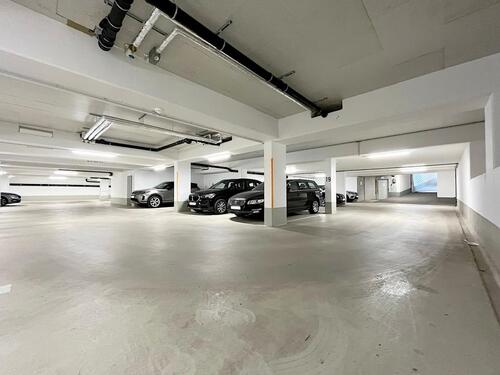 Foto - Tiefgaragenstellplatz zu vermieten!