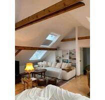 Zentrale Dachgeschosswohnung mit Kamin und Balkon - Bielefeld Schildesche